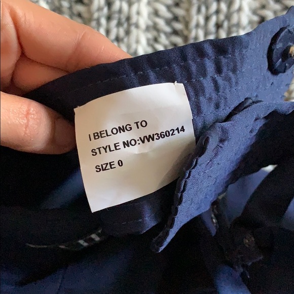 Vera Wang V Neck Halter Gown With Sash - Picture 4 of 6